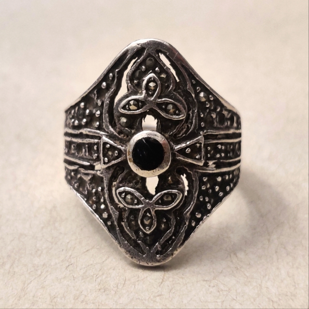 Vintage Sterling Silver Marcasite & Onyx Ring